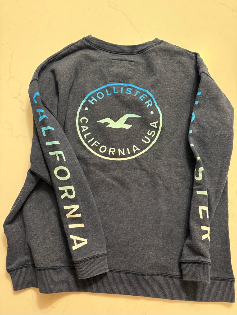 Hollister California Graphic Crewneck Sweatshirt Size M